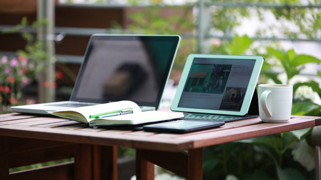 Freelancer-laptop-workspace