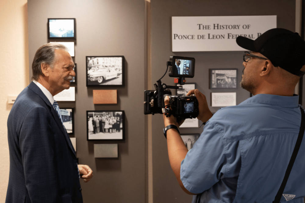 business-man_suit_interview_camera_man